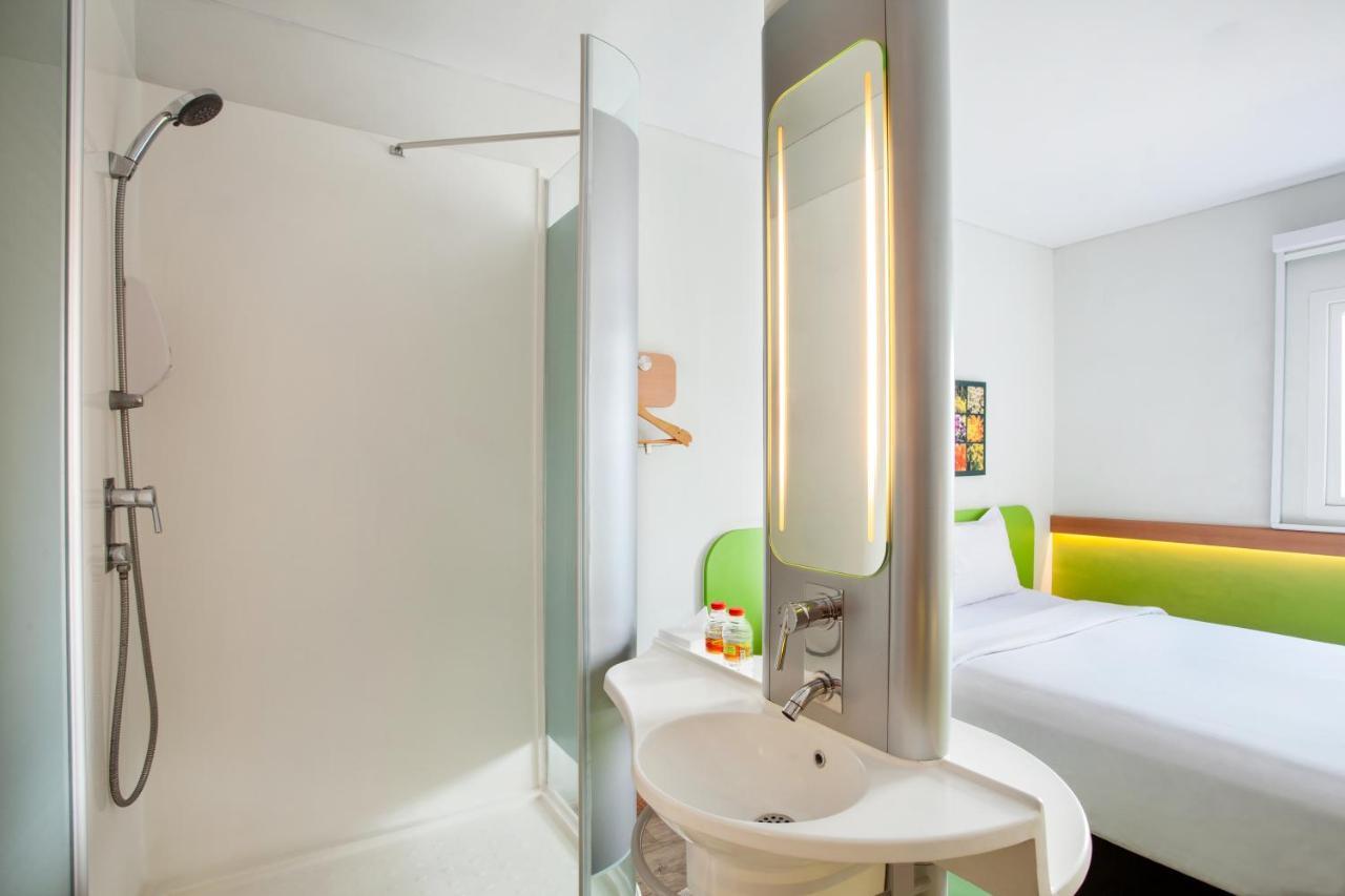 Ibis Budget Semarang Tendean Kültér fotó