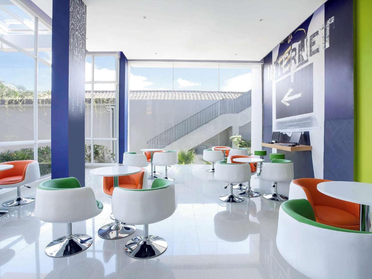 Ibis Budget Semarang Tendean Kültér fotó