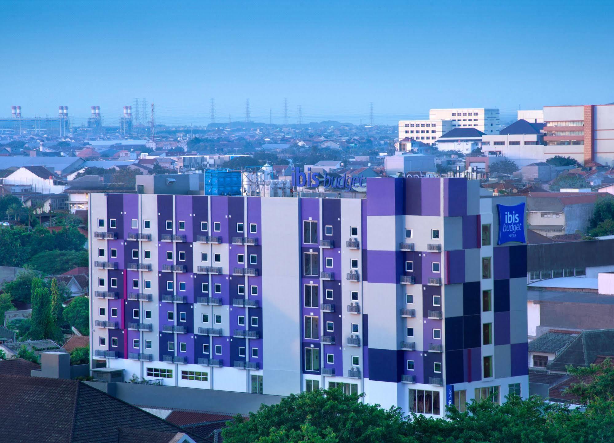 Ibis Budget Semarang Tendean Kültér fotó